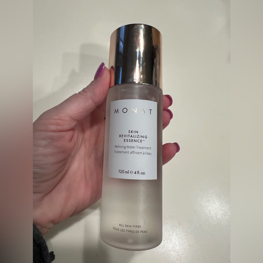 Monat Rewind Age, skin revitalizing essence